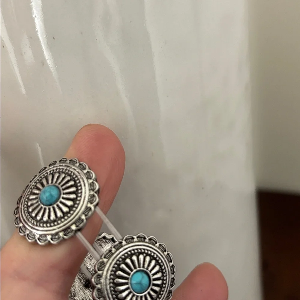 YMI Silvertone Conchos,faux turquoise stones, stretch bracelet,Southwestern